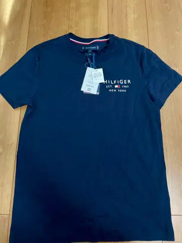 새상품 TOMMY HILFIGER M 사이즈 네이비 티셔츠 타미힐피거