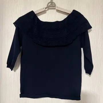 질 스튜어트 네이비 오프숄더 니트