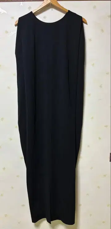 emmi 블랙 슬리브리스 롱 원피스