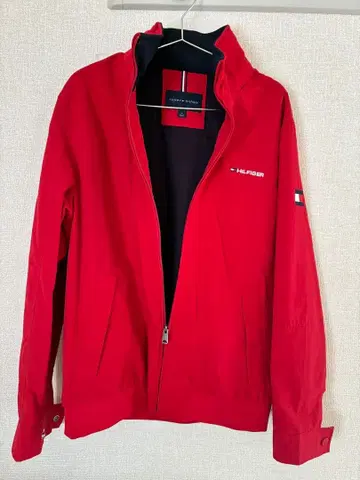 TOMMY HILFIGER 레드 점퍼