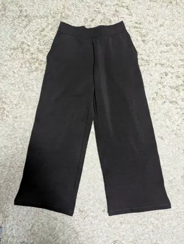 유니클로 웜 플리스 스트레이트 팬츠 S 사이즈 다크 브라운 (기장 짧음)