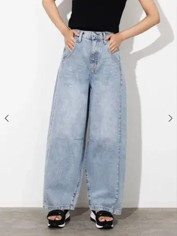 미사용 새상품 [ 스콧 클럽 ] 배럴 레그 데님 팬츠 라이트 블루