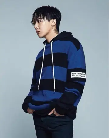 8Second x G-Dragon 긴팔 데미지 니트