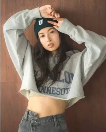 ungrid/로고 디자인 숏 후드티/그레이