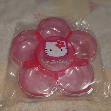 헬로키티 꽃 모양 케이스