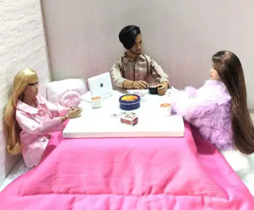 [인형 아웃핏] 핑크 새틴 레이스 파자마 & 퍼플 한텐 세트