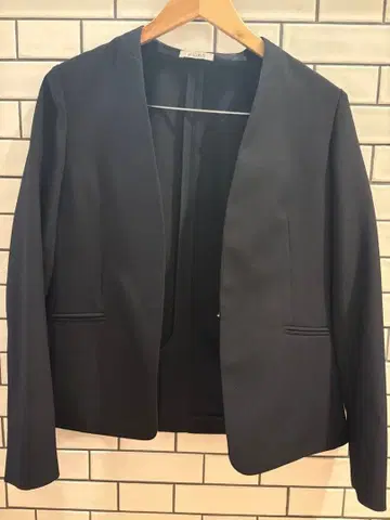 블랙 노카라 자켓과 팬츠 세트