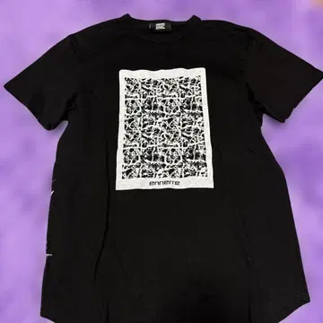 ennerrre 그래픽 프린트 T셔츠 블랙
