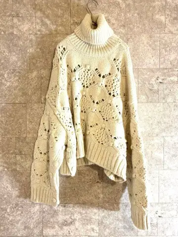 [ ZARA ] 시스루 짜임 크로셰 숏 기장 터틀넥 니트 L 아이보리