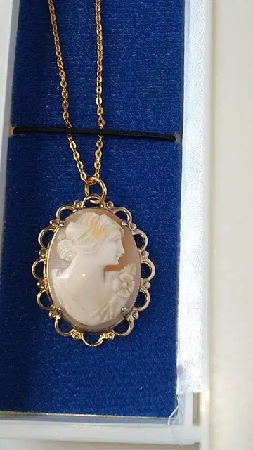 쉘 카메오 CAMEO 펜던트 탑 빈티지 목걸이 새상품급 입니다