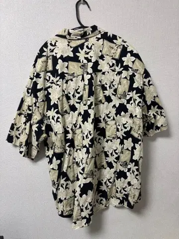 꽃무늬 오픈 카라 셔츠 구제 의류