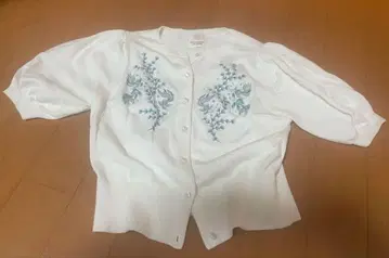 LILY BROWN 자수 화이트 가디건