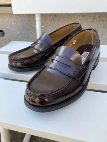 다크 브라운 가죽 로퍼