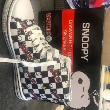 SNOOPY PEANUTS CANVAS HIGH CUT SNEAKER