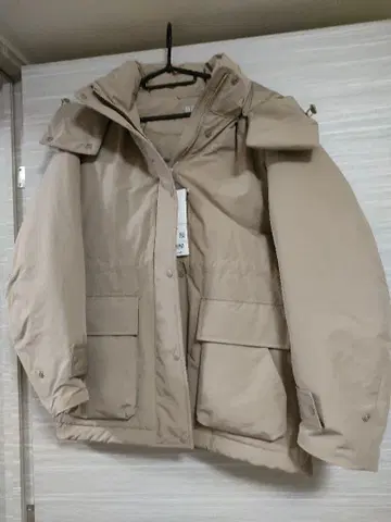 유니클로 2024년 S 택 포함 새상품 하이브리드 다운 코트 베이지