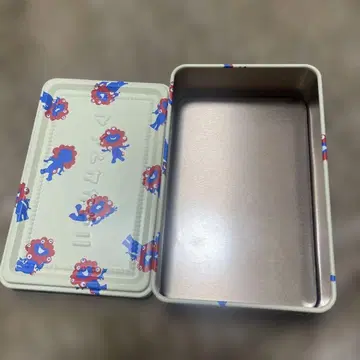 마이도 오오키니 캔 화이트 베이지 미야쿠미야쿠 빈 캔