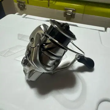 시마노 23 스트라딕 C2500SXG