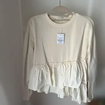 FREAK'S STORE 프릴 달린 트레이닝복 F 사이즈 크림색