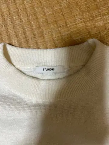 studios 니트 크루넥