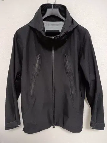 [새상품급] 데상트 얼터레인 클레어스 O 사이즈 블랙