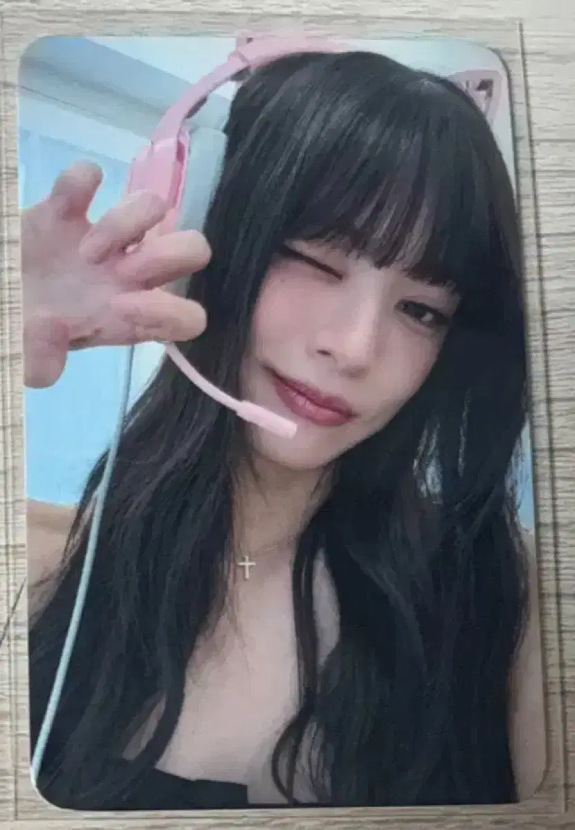 Fromis_9 Lee Chaeyoung cat headset photocard