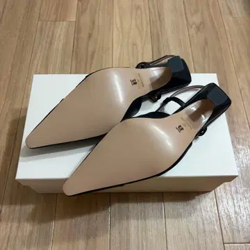 Herlipto Dot Tule Sandals 37