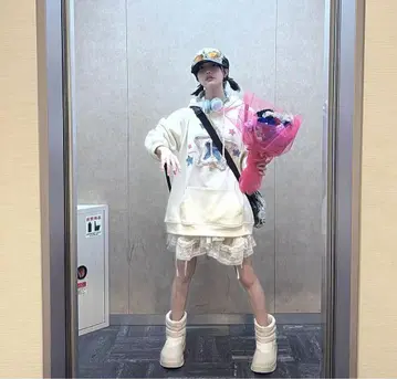 아노짱 착용 후드티