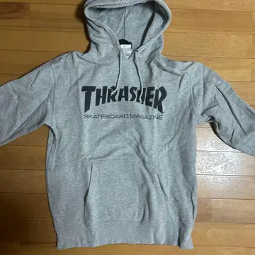 THRASHER 그레이 후드 부착 후드티