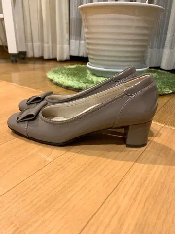 리즈라피네 힐 펌프스