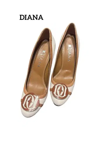 [컨디션 최상] DIANA 베이지 화이트 펌프스 23cm