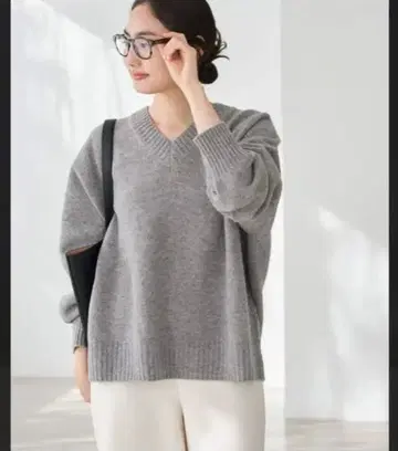 플라주 V넥 니트