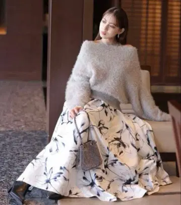 Mystrada 라메 페더 오프숄더 니트