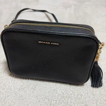 마이클 코어스 블랙 크로스 바디백