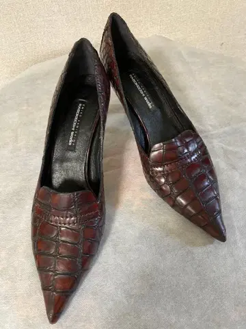 RABOKIGOSHI WOrKS 엠보 가죽 스틸레토 22.5cm