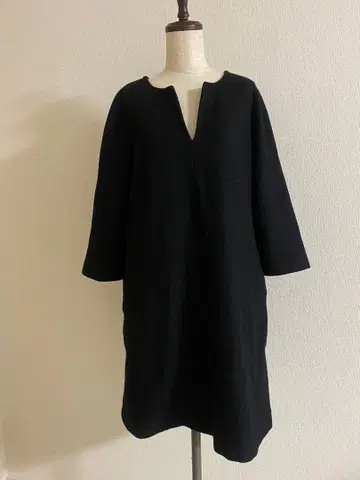 어도어 울 혼방 원피스