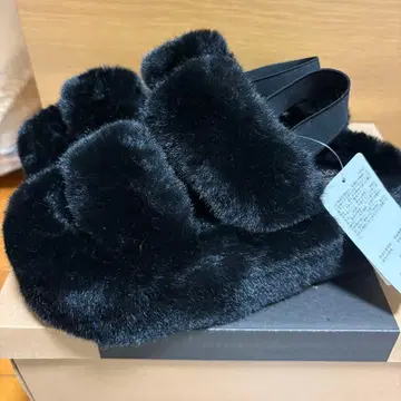 택 포함 미사용 새상품 시마무라 퍼 샌들 M 사이즈