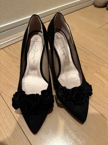 긴자 카네마츠 블랙 스웨이드 하이힐