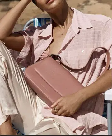 STATUS ANXIETY FIGURE YOU OUT 스퀘어 백