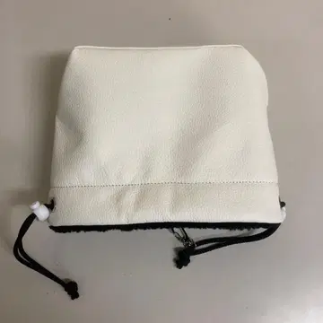 일본산 슈링크 가죽을 사용한 아이언 커버 화이트