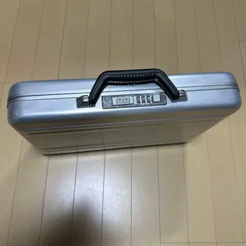 제로 할리버튼 실버 알루미늄 하드 케이스 아타셰 케이스