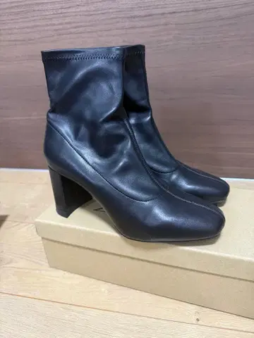 로리즈팜 블랙 부츠 M 사이즈