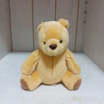 도쿄 디즈니랜드 클래식 푸 봉제 인형 배지 레어