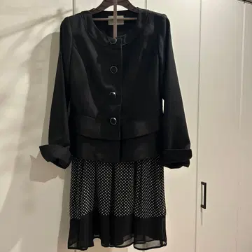 블랙 도트 무늬 스커트 포함 자켓 질문은 편하게 해주세요