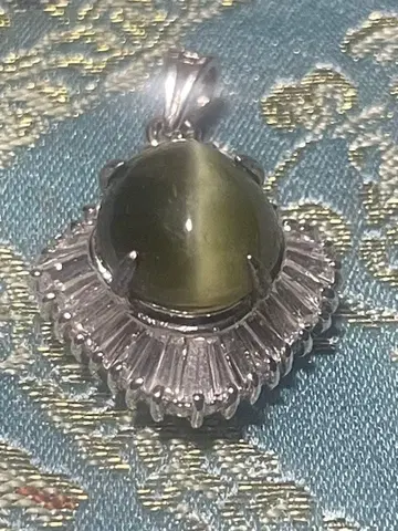 캣츠아이 펜던트