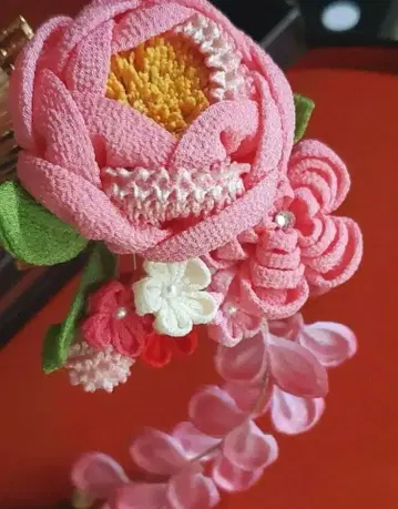 핑크 머리 장식