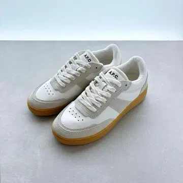 아페쎄 PLAIN 스니커즈 24A