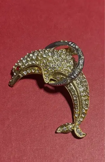 돌고래 모티브 브로치