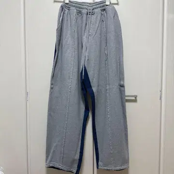 PURE 맨투맨 & 데님 팬츠