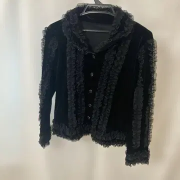 프릴이 달린 고급스럽고 엘레강트한 블랙 벨벳 가디건