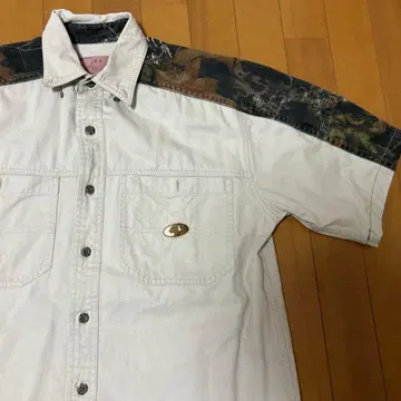 화이트 카모플라쥬 반팔 셔츠